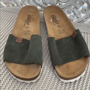 Bio Step sz 39 olive green suede slide sandals